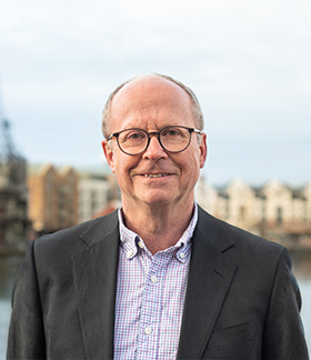 Profile headshot of Andrew Martyn-Johns